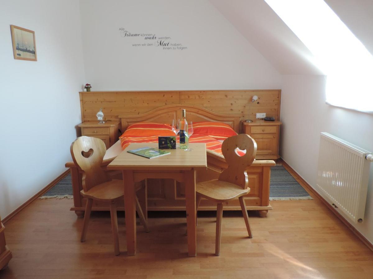 Weingut Gaestezimmer Gruber Ehrenhausen Exteriér fotografie